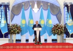 Нурсултан Назарбаев призвал награжденных казахстанцев к новым свершениям