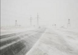Из-за метели закрыты дороги в трех областях Казахстана  