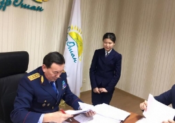 Глава МВД выполнил просьбу 9-летней дочки оралманов