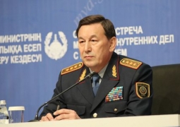 Глава МВД «разрешил» казахстанцам не открывать двери участковым
