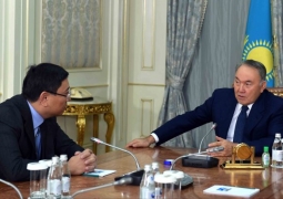 Нурсултан Назарбаев встретился с главами АО «Байтерек» и «Самрук-Казына»