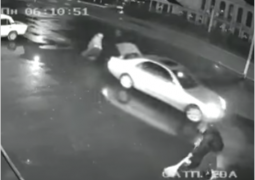 Автовор угнал машину прямо из под носа у хозяина в Таразе (ВИДЕО)