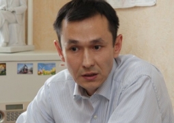 В Казахстане нет возможности вкладывать пенсионные накопления в доходные бумаги, - депутат