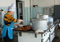Продукты, запрещенные в казахстанских детских садах и школах