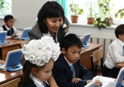 Казахстанских учителей освободят от несвойственных им функций