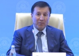 Адильбек Джаксыбеков представил доработанный проект поправок в Конституцию 