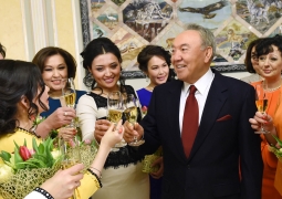 Нурсултан Назарбаев встретится с представительницами женской общественности