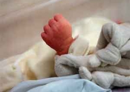 О состоянии брошенной на улице новорожденной в ЮКО рассказали врачи