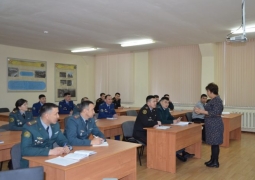 Казахстанских военных учат переговорам с протестующими