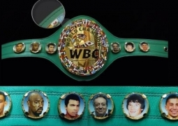Геннадий Головкин и флаг Казахстана появились на поясе WBC
