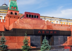 В Госдуме просят демонтировать мавзолей и похоронить Ленина