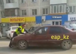 Протащивший на капоте полицейского водитель задержан в Шымкенте (ВИДЕО)