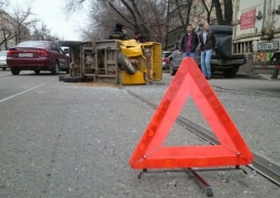 «Капсула смерти» попала в ДТП в Алматы (ВИДЕО)