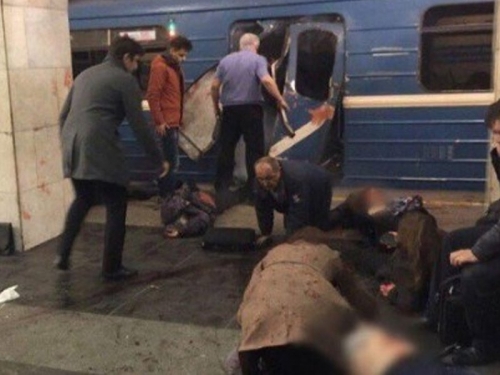Взрыв прогремел в метро Санкт-Петербурга, есть погибшие  (ВИДЕО)