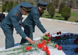 В Душанбе почтили память погибших воинов-казахстанцев
