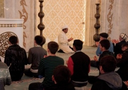 Штрафы за "аминь" в мечетях объяснили в ДУМК