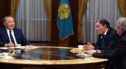 Н.Назарбаев обсудил вопросы перехода на латиницу с представителями творческой интеллигенции