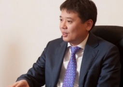 Глава Минюста РК обещает в течение года "полностью выучить" казахский язык