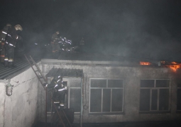 Крупный пожар произошел на Карагандинской обувной фабрике