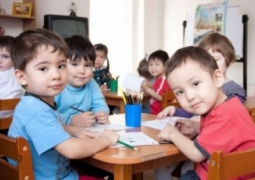 В Казахстане ставить в очередь в детсад будут с рождения