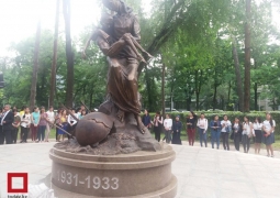 Монумент в День памяти жертв политических репрессий открыли в Алматы