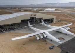 Представлен самый большой в мире самолет (ВИДЕО)