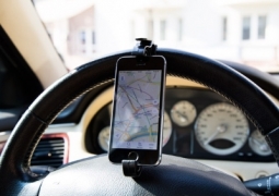 Владельцы iPhone не увидят сообщений на своем телефоне во время вождения
