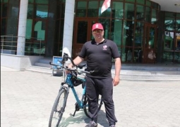 Грузинский путешественник на велосипеде прибыл из Владивостока в ВКО