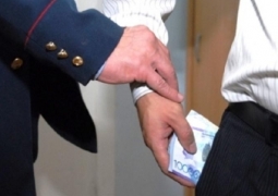 Чиновники, судимые за коррупцию, работают в госслужбе в Карагандинской области