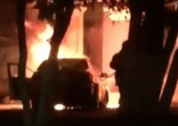 В Караганде автомобиль врезался в ресторан и загорелся (ВИДЕО)