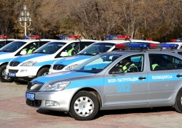 Ключи от новых автомобилей вручил полицейским аким ВКО 