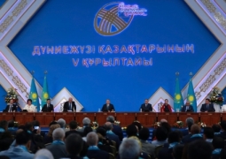 Назарбаев поручил создать электронную базу известных казахов, живущих за рубежом