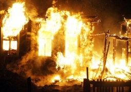 Из-за взрыва газового баллона в Алматинской области сгорели два дома
