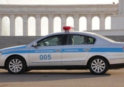 Полиция Алматы нашла мужчину, справившего нужду на капот патрульного авто