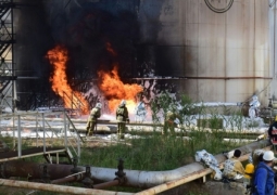 Пожар на нефтебазе в Шымкенте: пострадали пять пожарных