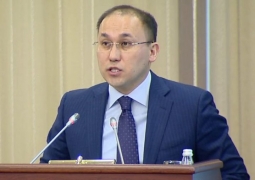 Проект законодательных поправок в сфере СМИ представил Даурен Абаев 