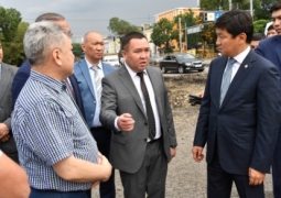 Бауыржан Байбек проинспектировал ход реконструкции улиц Алматы
