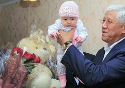 Семье 18-миллионной казахстанки подарят трехкомнатную квартиру