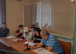 Суд по делу Тохтара Тулешова в Шымкенте перенесли из-за неявки адвокатов