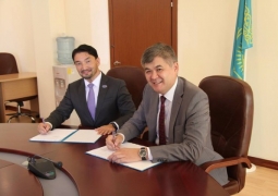 Елжан Биртанов и Рахим Ошакбаев подписали меморандум о сотрудничестве 