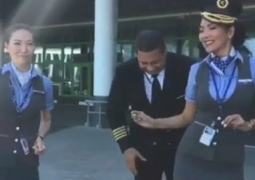"Их не казахскому учат, а танцам": Пользователей соцсетей разозлил танец стюардесс Air Astana