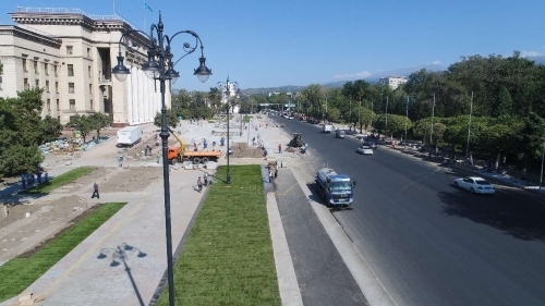 Бауыржан Байбек поручил убрать хаотичные парковки в Алматы