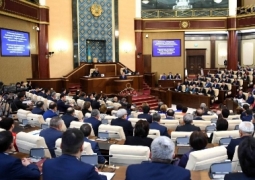 В Астане началось совместное заседание палат Парламента с участием президента