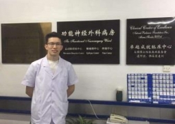 Героем китайских СМИ стал казахстанский студент, спасший в метро пожилого пекинца