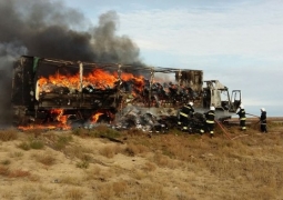 В Карагандинской области сгорел грузовик