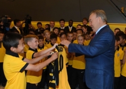 Нурсултан Назарбаев посетил спортивную базу ФК "Кайрат"
