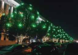 Еще 429 млн тенге просят власти Алматы на новогоднее оформление