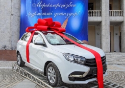 Автомобиль подарили лучшему учителю Алматинской области