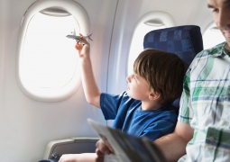 В Комитете гражданской авиации пояснили правила перелетов с детьми