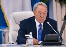 Нурсултан Назарбаев заявил о необходимости модернизации партии "Нур Отан"